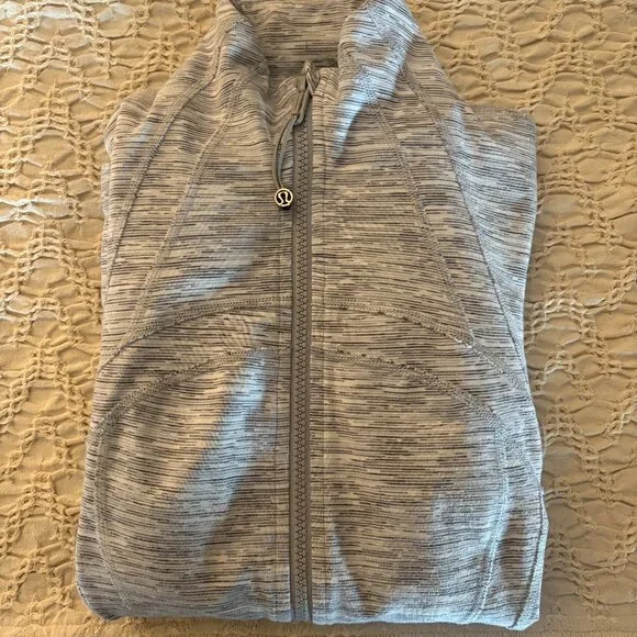Lululemon Define Jacket - Picture 2 of 4